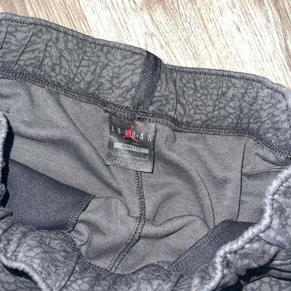 Jordan Gray Sweatpants - Picture 3 of 3